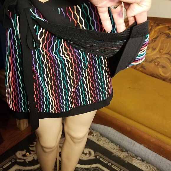 New Designer Wrap Skirt - Picture 4 of 9